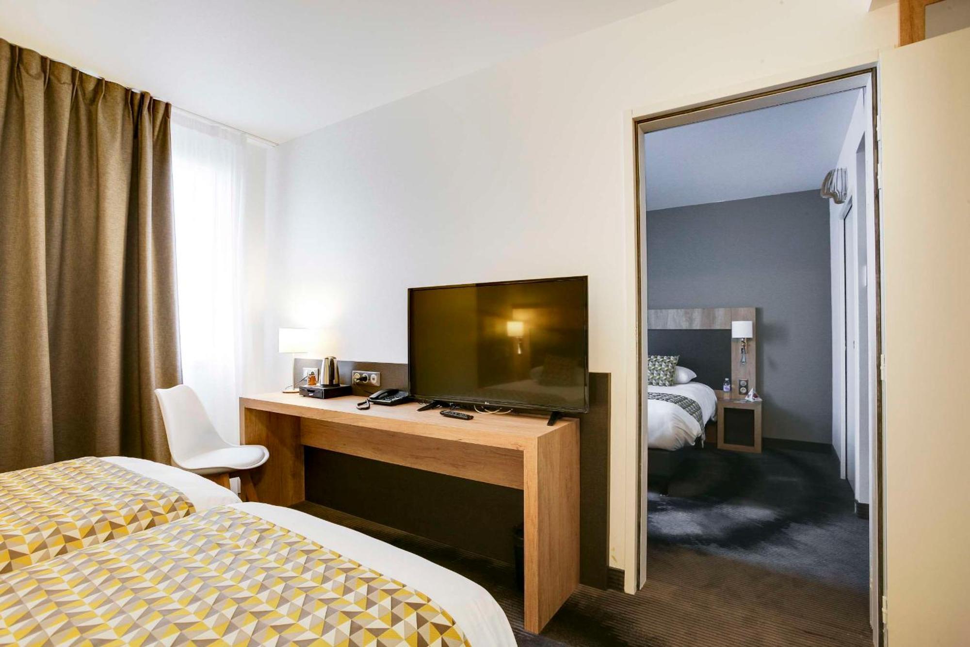 Brit Hotel Confort לוצ'ס מראה חיצוני תמונה