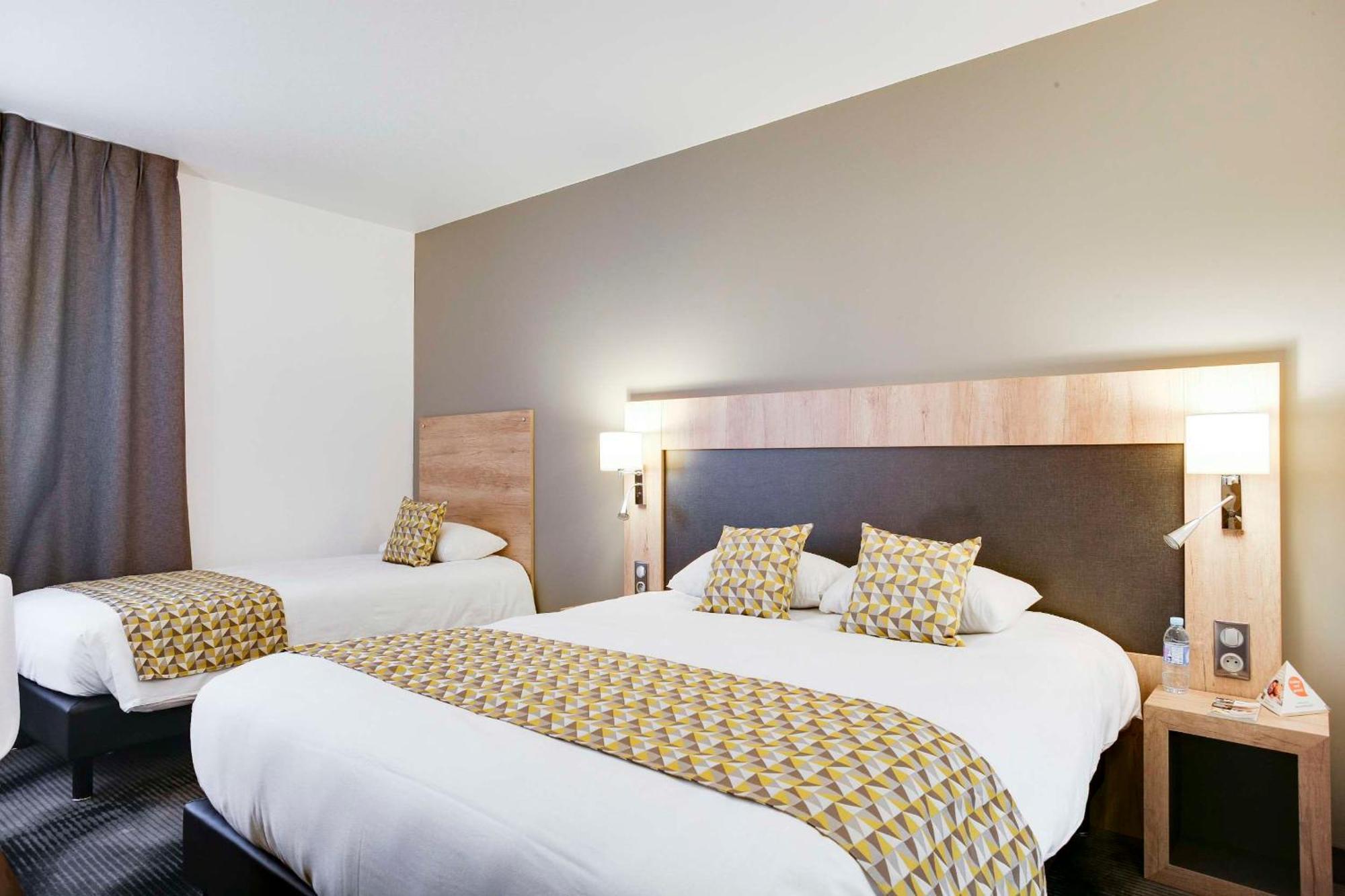 Brit Hotel Confort לוצ'ס מראה חיצוני תמונה