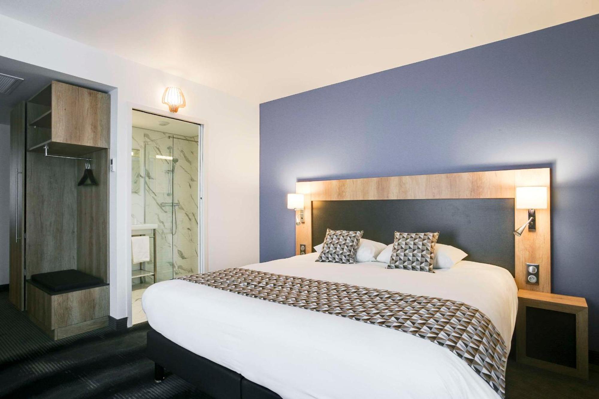 Brit Hotel Confort לוצ'ס מראה חיצוני תמונה