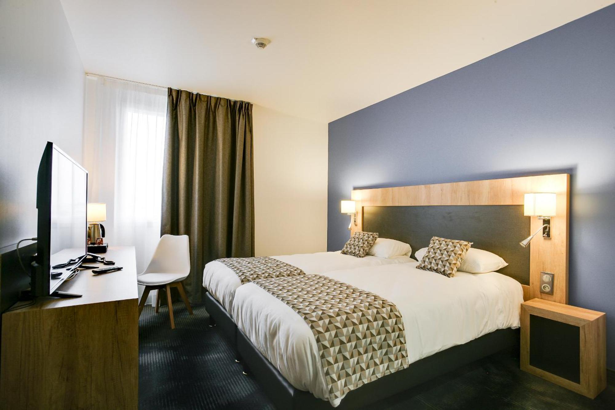 Brit Hotel Confort לוצ'ס מראה חיצוני תמונה